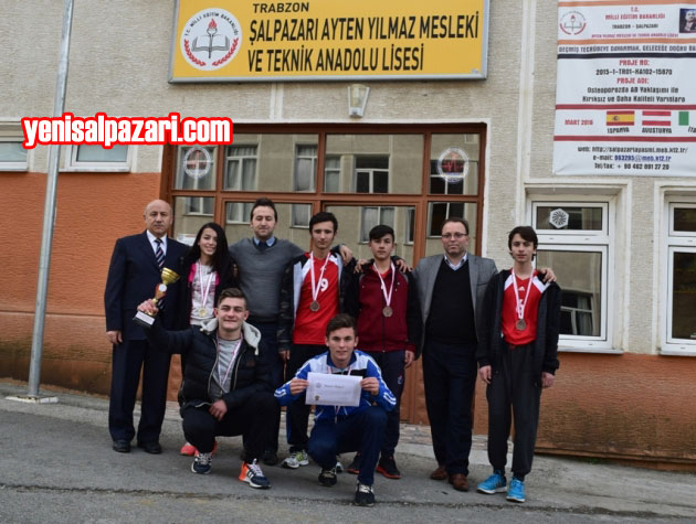 Şalpazarı AYMTAL Kros Takımı, Okul Müdürü Mustafa Demir ve öğretmenleriyle
