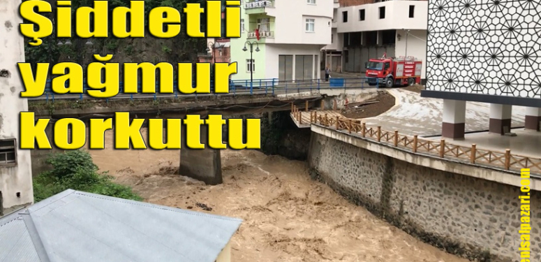 Şalpazarı’nda şiddetli yağmur vatandaşlara korkulu anlar yaşattı