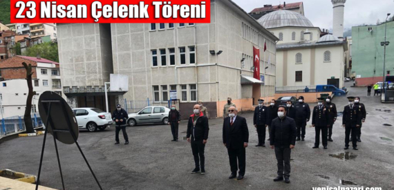 Koronavirüs tedbirleri nedeniyle okul bahçesinde bayram töreni yapılamadı