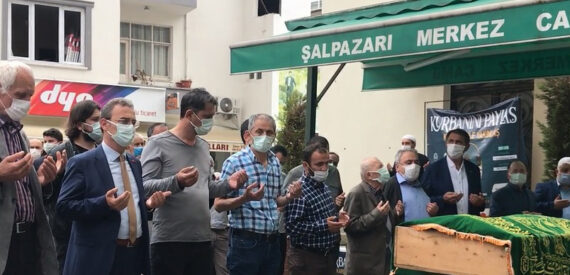 Bankacı Ali Kemal Karabayır’ın cenazesi Çamkiriş Mahallesi’nde toprağa verildi