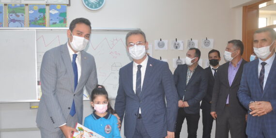 Şalpazarı Atatürk İlkokulu 1. Sınıf öğrencilerine Eğtim Seti dağıtıldı