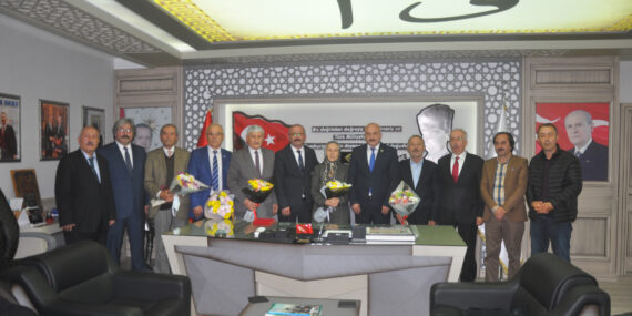 Şalpazarı Belediyesi Emekli Öğretmenleri unutmadı