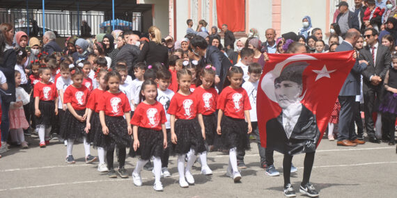 Şalpazarı’nda rengarenk 23 Nisan Bayramı