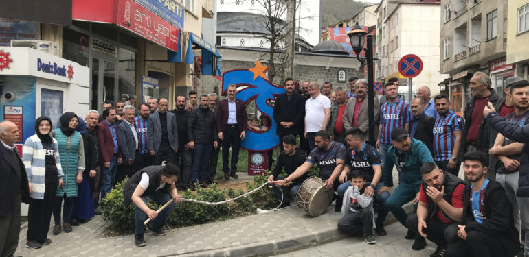 Eğitim Derneği’nden Şalpazarı’na Trabzonspor Logosu