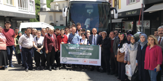 Şalpazarı Eğitim Derneği 7. Gençlik Festivali’ne katılacak olan öğrenciler yola çıktı