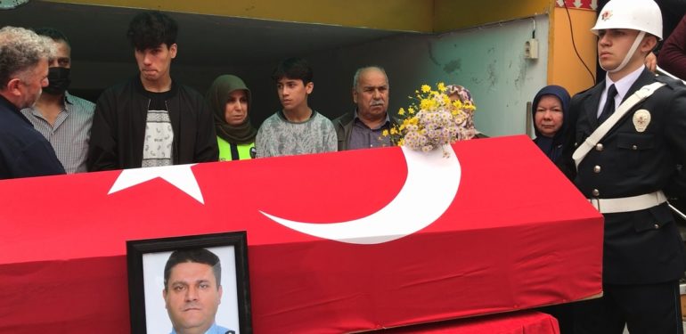 Polis memuru Mustafa Karadeniz Beşikdüzü’nde son yolculuğuna uğurlandı