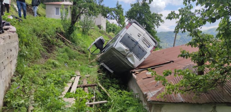 Yayladan cenazeye gelenleri Allah korudu
