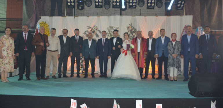 Şalpazarı Belediye Başkanı Refik Kurukız’ın kızı Ülküye Hilal, Altuğ Mertoğlu ile evlendi