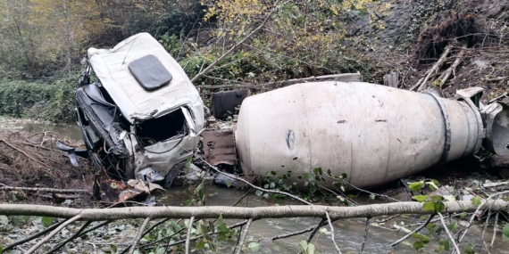 Doğancı Mahallesi’nde beton mikseri uçuruma yuvarlandı: 1 ölü