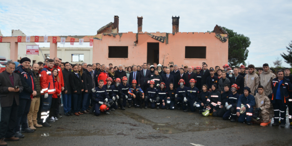 Şalpazarı MYO öğrencilerinden Beşikdüzü’nde nefes kesen tatbikat!