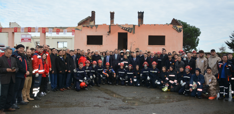 Şalpazarı MYO öğrencilerinden Beşikdüzü’nde nefes kesen tatbikat!