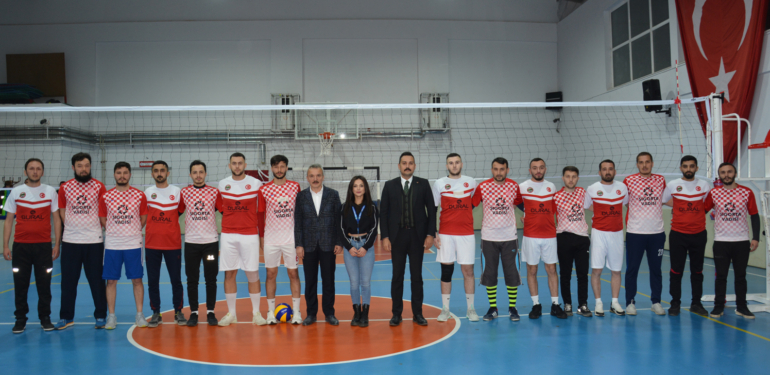 Yeni yılın ilk Kaymakamlık Voleybol Turnuvası başladı