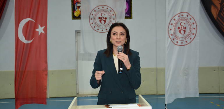 Şalpazarı’nda “Dünya Kadınlar Günü” konferansla kutlandı