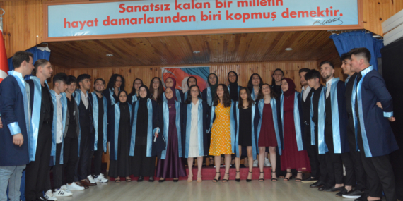 Şalpazarı Anadolu Lisesi 7. dönem mezunlarına mezuniyet belgeleri törenle dağıtıldı
