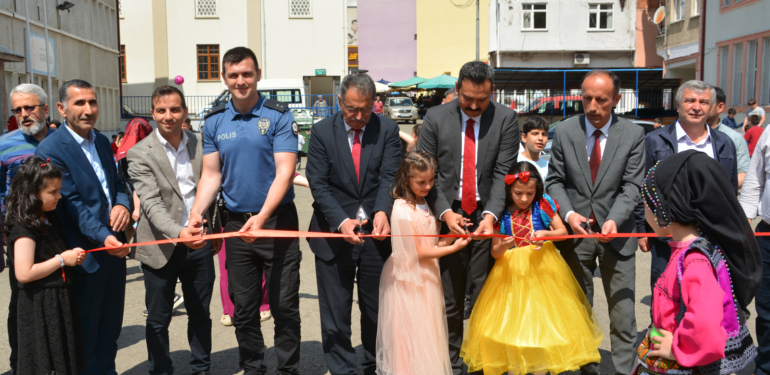 Şalpazarı Atatürk İlk ve Ortaokulu kermes ve sergi düzenledi