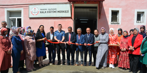 Şalpazarı Halk Eğitimi Merkezi’nde “Hayat Boyu Öğrenme Haftası” nedeniyle sergi açıldı