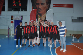 emniyet sampiyon kupa havada