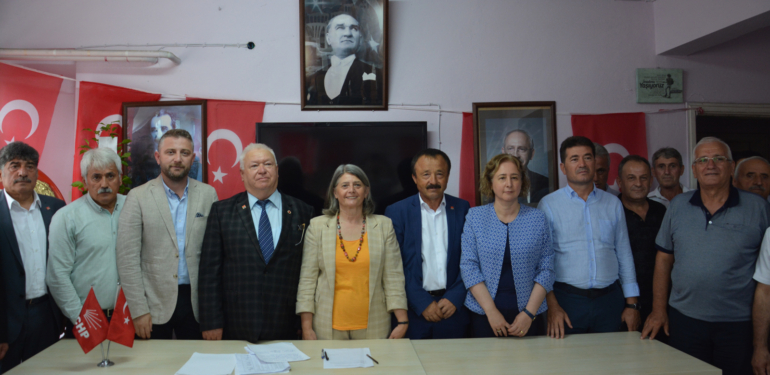 Şalpazarı CHP’de nöbet değişimi… Kemal Deniz CHP İlçe Başkanı seçildi