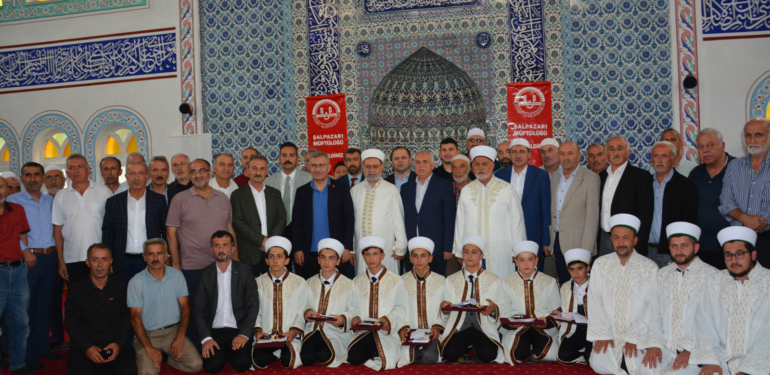 Sütpınar Kur’an Kursu’nu tamamlayan 7 hafız için icazet töreni yapıldı