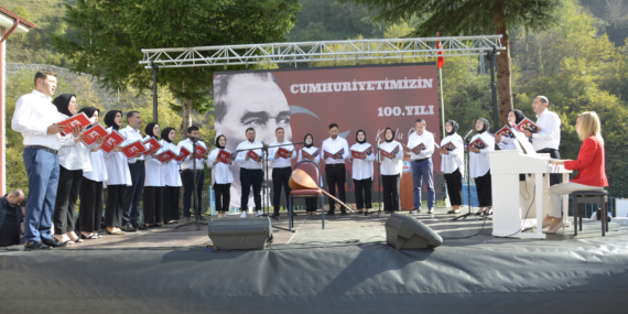 Cumhuriyetimizin kuruluşunun 100. yıldönümünü coşkuyla kutladık