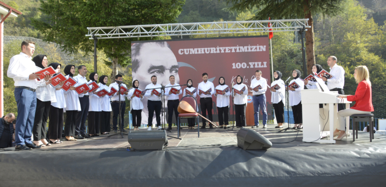 Cumhuriyetimizin kuruluşunun 100. yıldönümünü coşkuyla kutladık