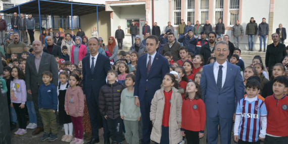 Şalpazarı Atatürk İlk ve Ortaokulu’nda karne heyecanı
