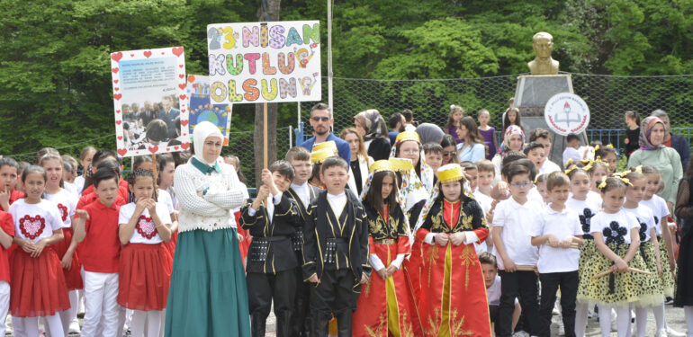 Şalpazarı’nda 23 Nisan Ulusal Eğemenlik ve Çocuk Bayramı coşkuyla kutlandı