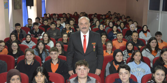 Kahraman Gazi Erdal Kumaş Anadolu Lisesi öğrencilerine anılarını anlattı