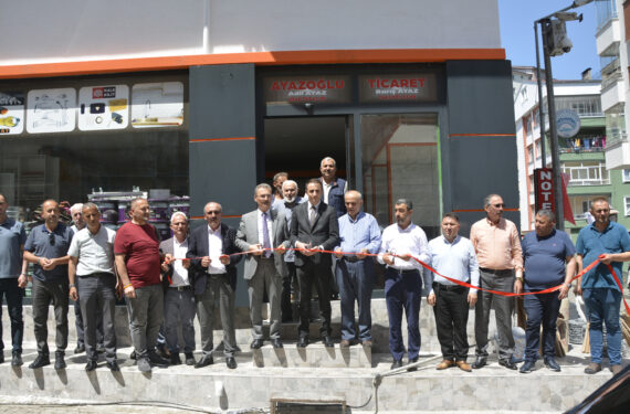 adil ayaz yeni isyeri dualarla acildi