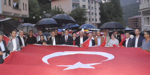 Şalpazarı 15 Temmuz Demokrasi ve Milli Birlik Günü etkinliklerinde tek yürek oldu