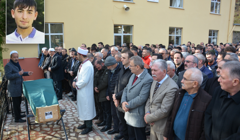 Berat Sami Yazıcı Sugören Mahallesi’nde göz yaşlarıyla ebediyete uğurlandı