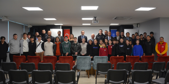 Şalpazarı’nda okul sporlarında başarılı olan öğrenciler onurlandırıldı