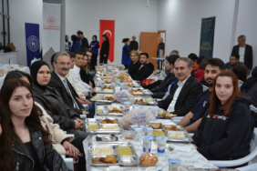 kurukiz genclerle oruc acti