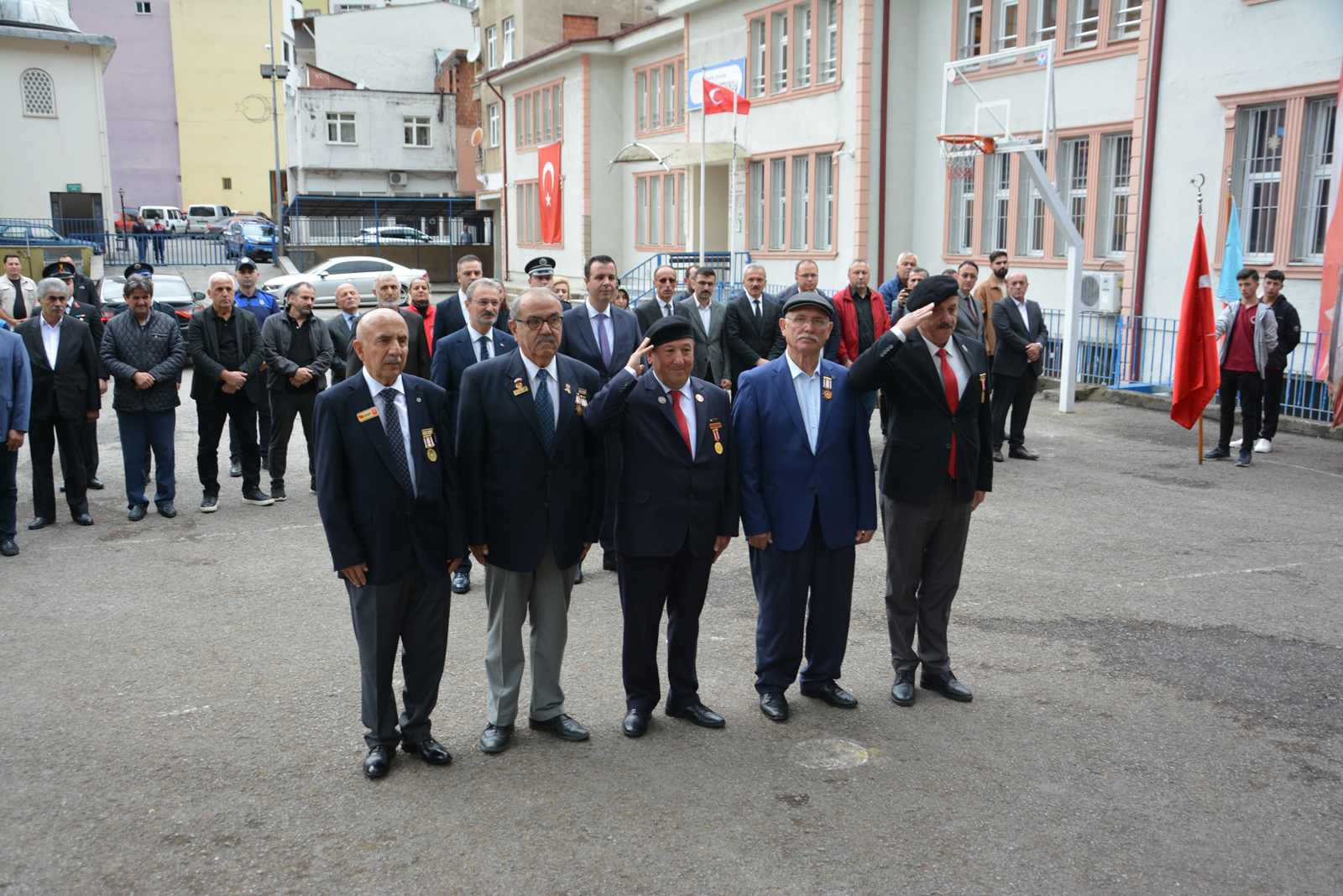 gaziyi selamladilar1