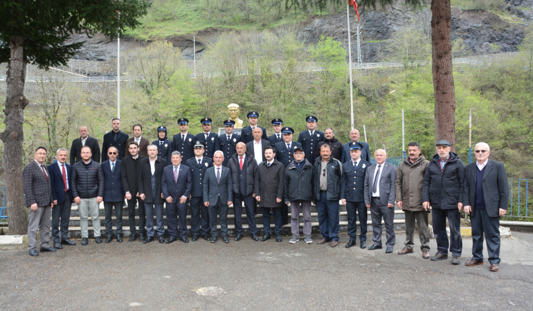 turk polis181 yasinda