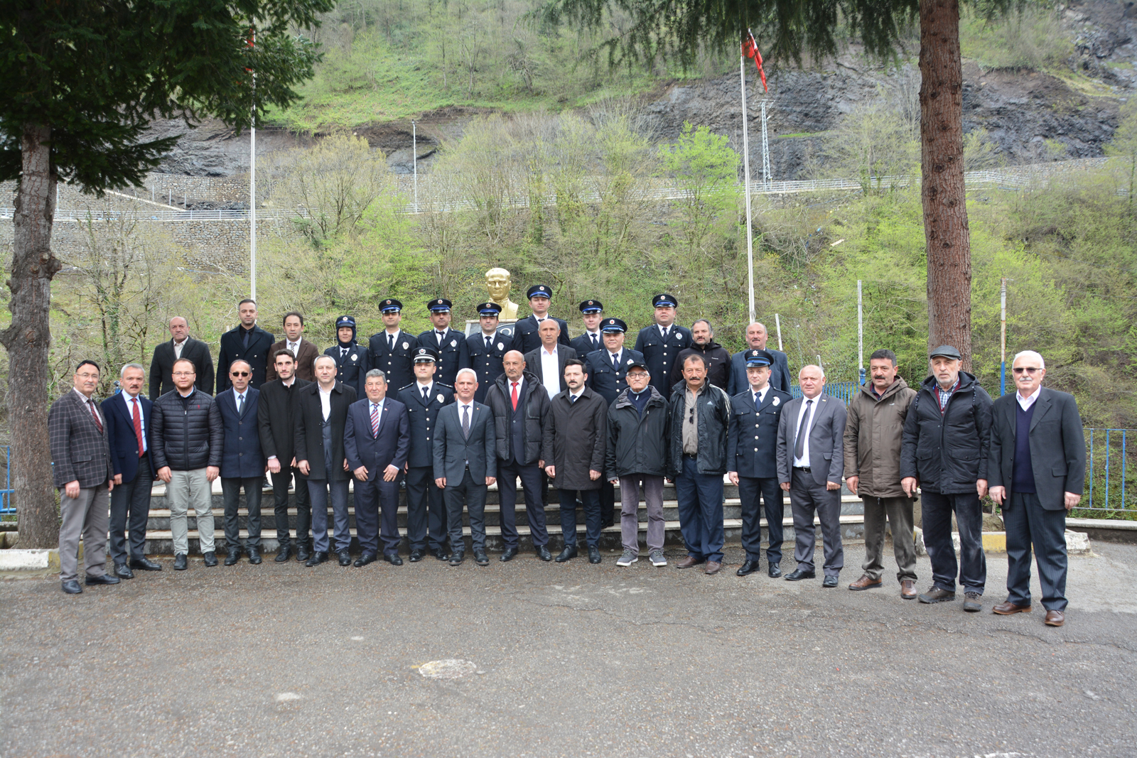 turk polis181 yasinda